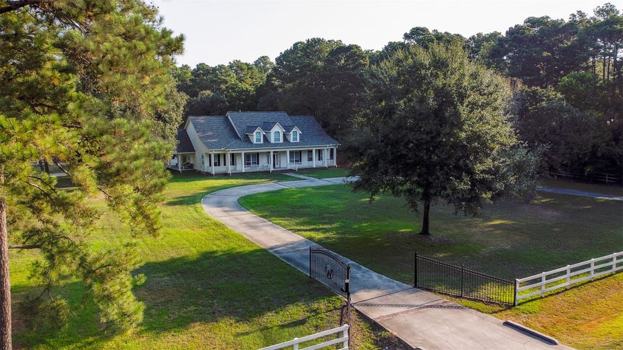 Property photo for 20002 Country Lake Drive, Magnolia, TX