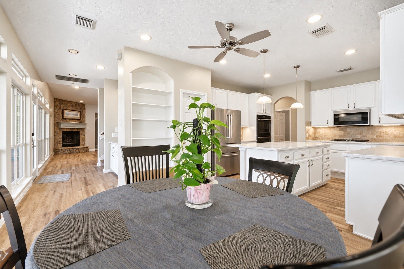 20002 Country Lake Drive, Magnolia, TX 77355