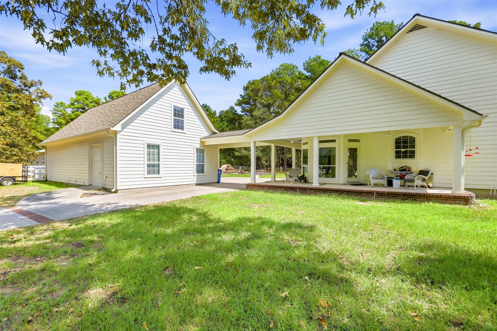 20002 Country Lake Drive, Magnolia, TX 77355