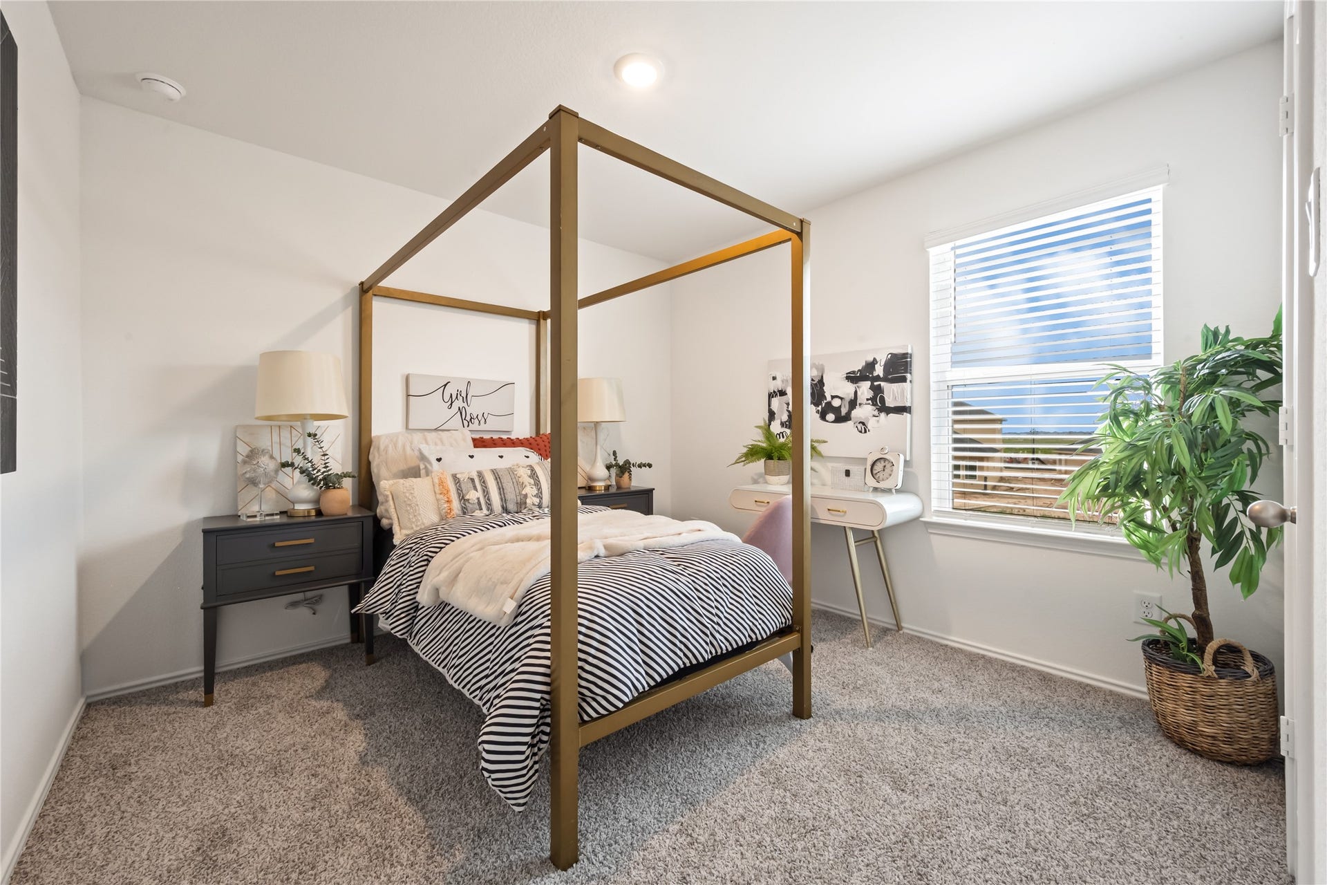 *Images and 3D tour are for illustration only and options may vary from home as built.