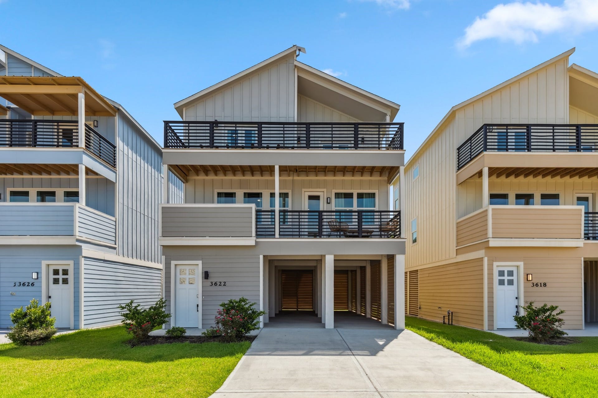 3622 Niko Ct, Galveston, TX 77554