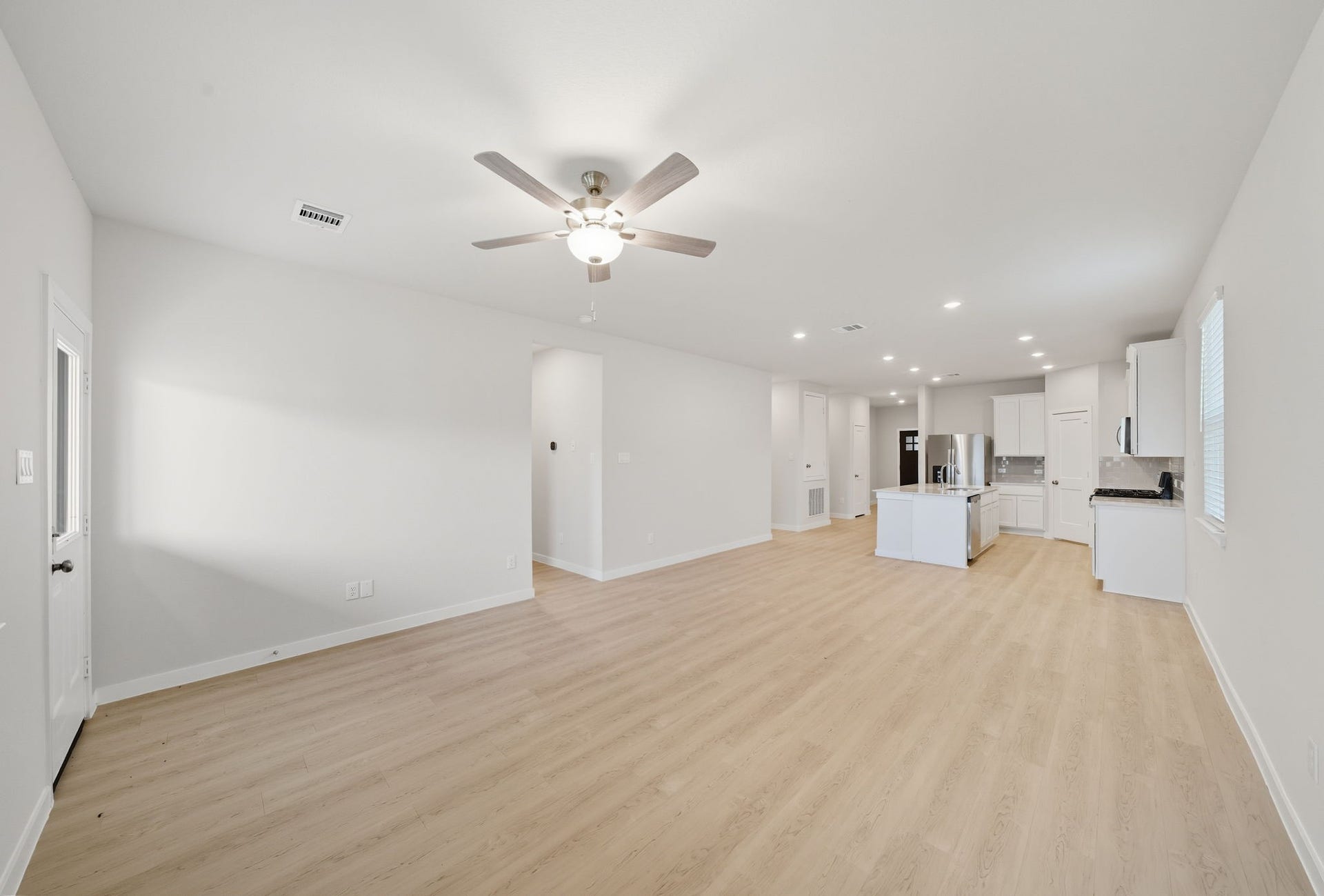 103 Bentwater Lane, Clute, TX 77531 103 Bentwater Lane, Clute, TX 77531