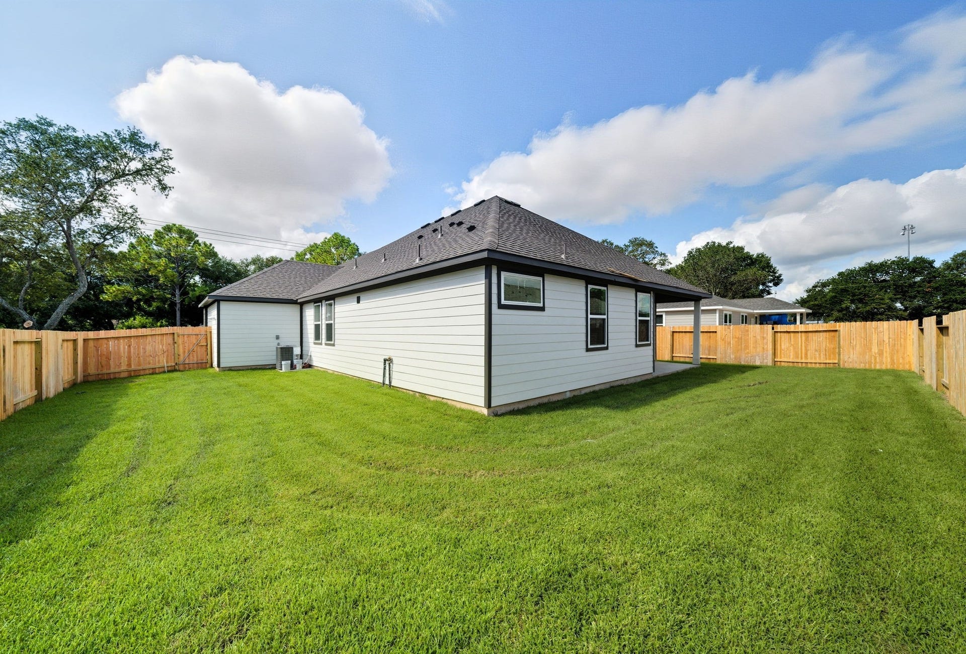 103 Bentwater Lane, Clute, TX 77531 103 Bentwater Lane, Clute, TX 77531