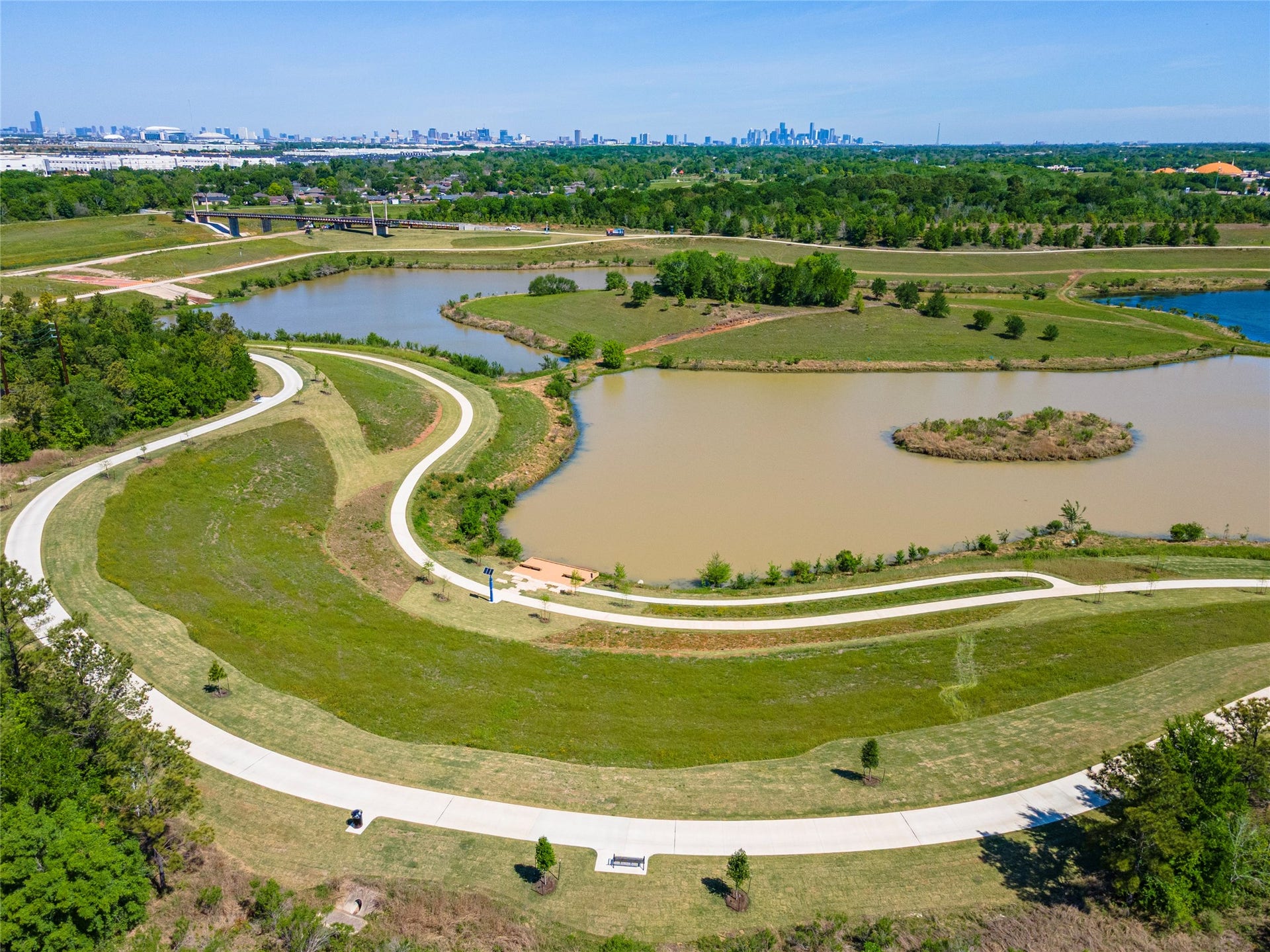 2919 Crown Gate Drive, Houston, TX 77047 Nearby parks and walking paths.