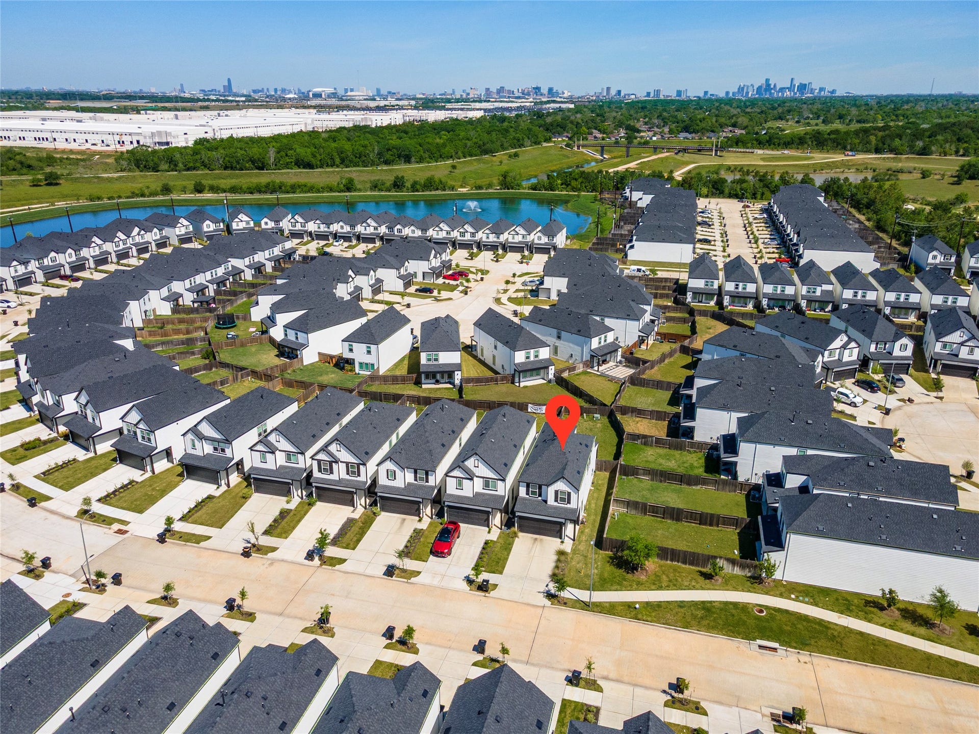 2919 Crown Gate Drive, Houston, TX 77047 Aerial view of the property and community close to downtown Houston.