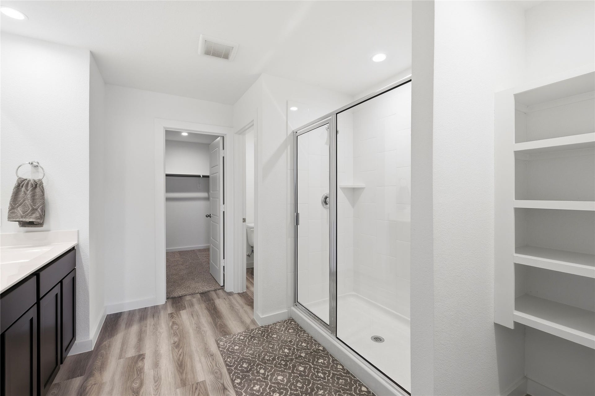 2919 Crown Gate Drive, Houston, TX 77047 Spacious primary bath with walk in shower.