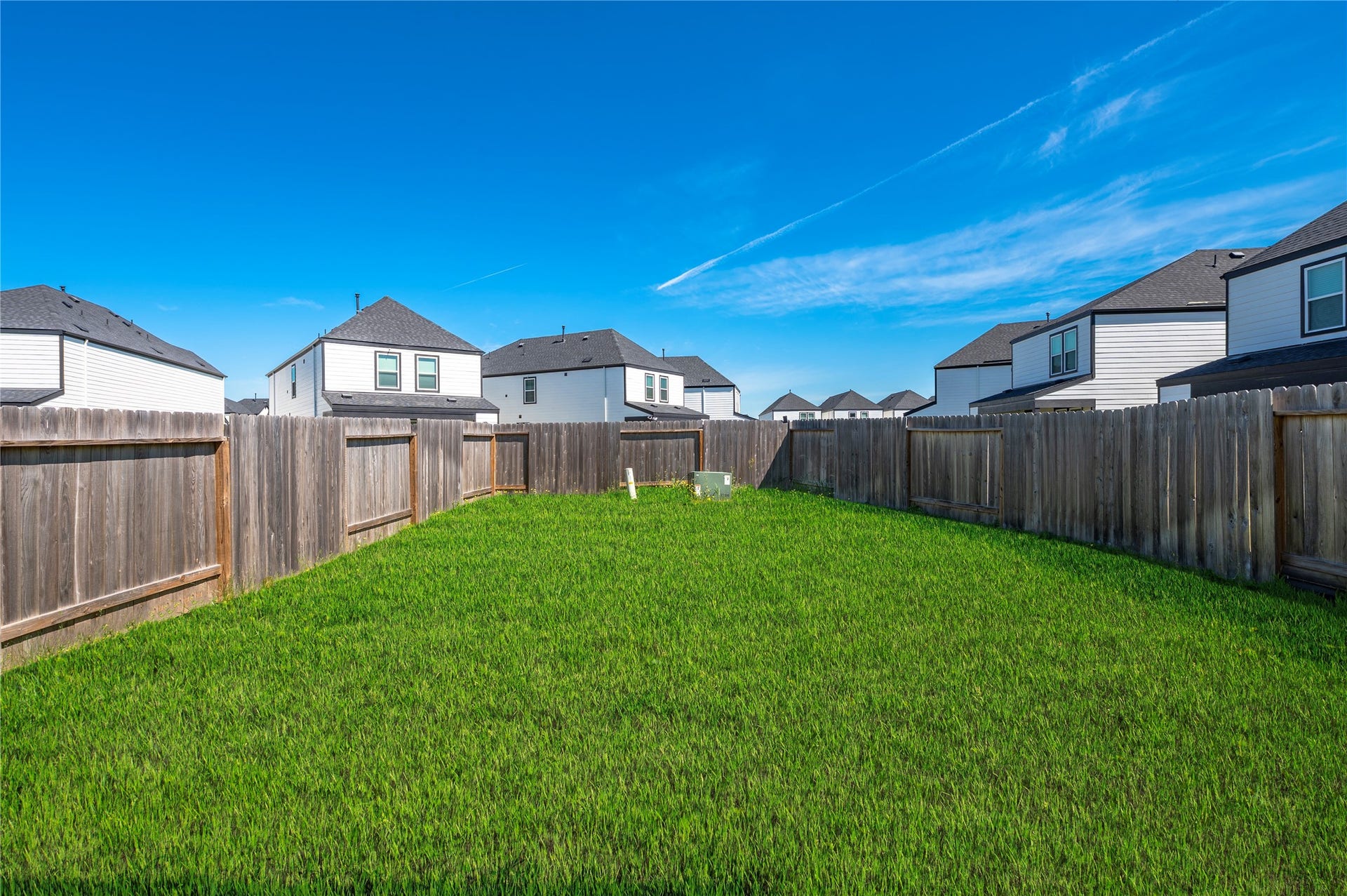 2919 Crown Gate Drive, Houston, TX 77047 Large backyard space with privacy fencing on all sides.
