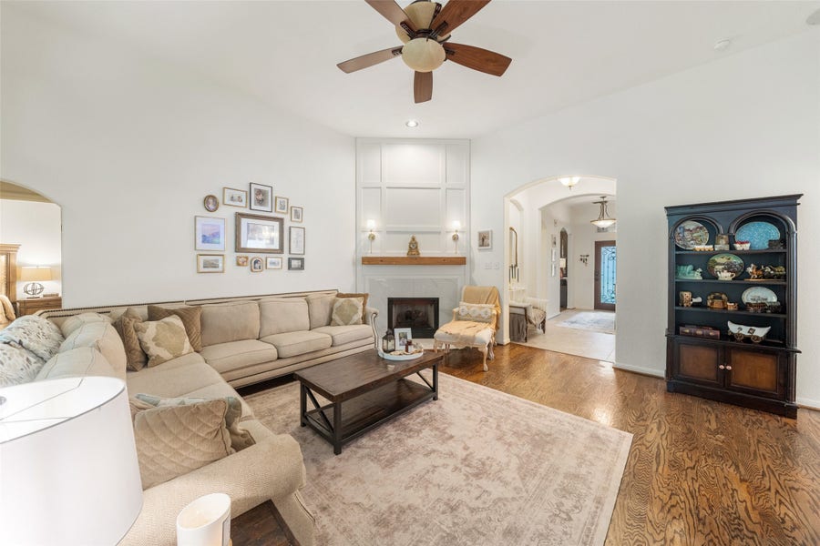 Property photo for 30 S Creekmist Place, The Woodlands, TX