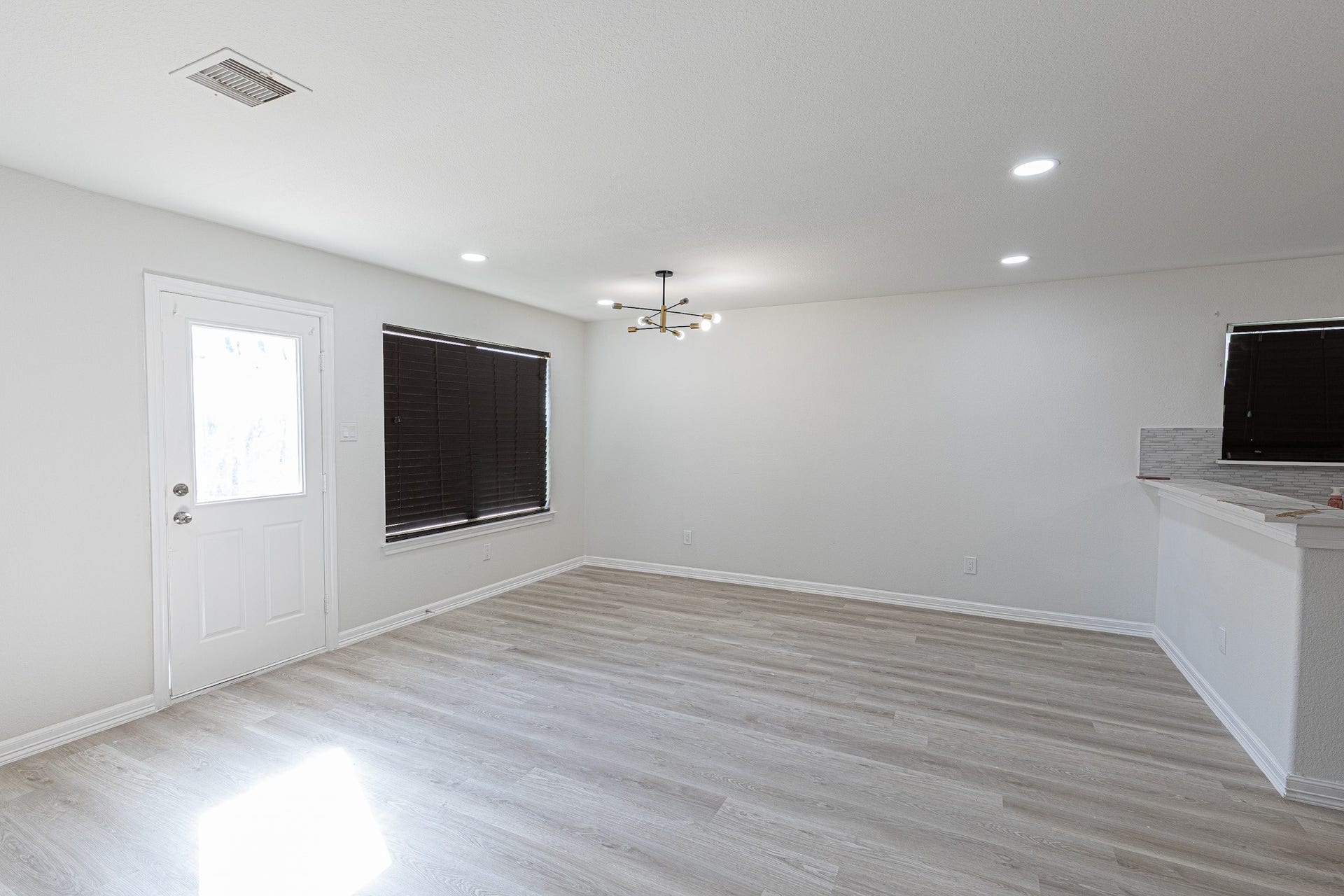 2719 Star Peak Drive, Houston, TX 77088 Dining Room