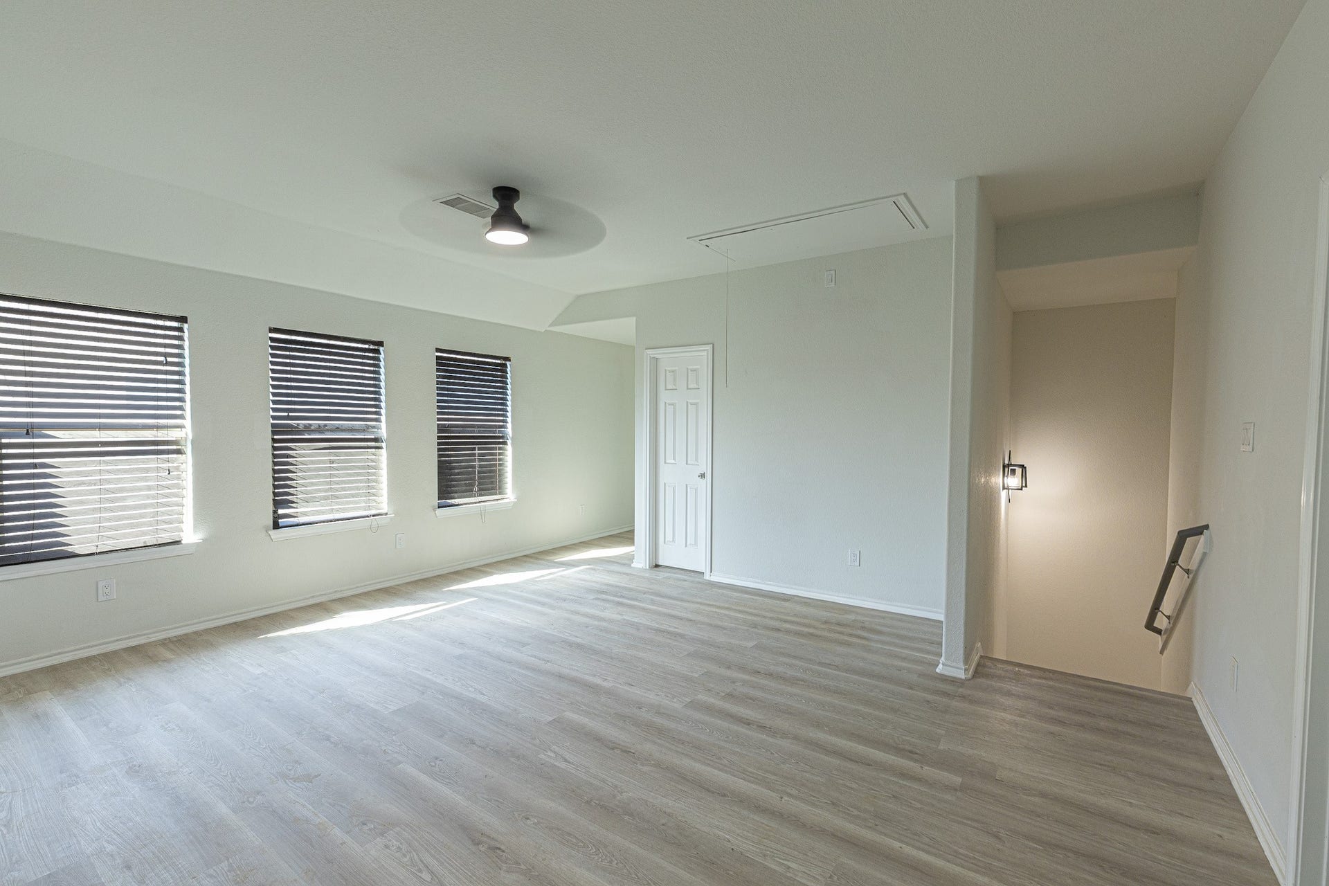 2719 Star Peak Drive, Houston, TX 77088 Upstairs Gameroom