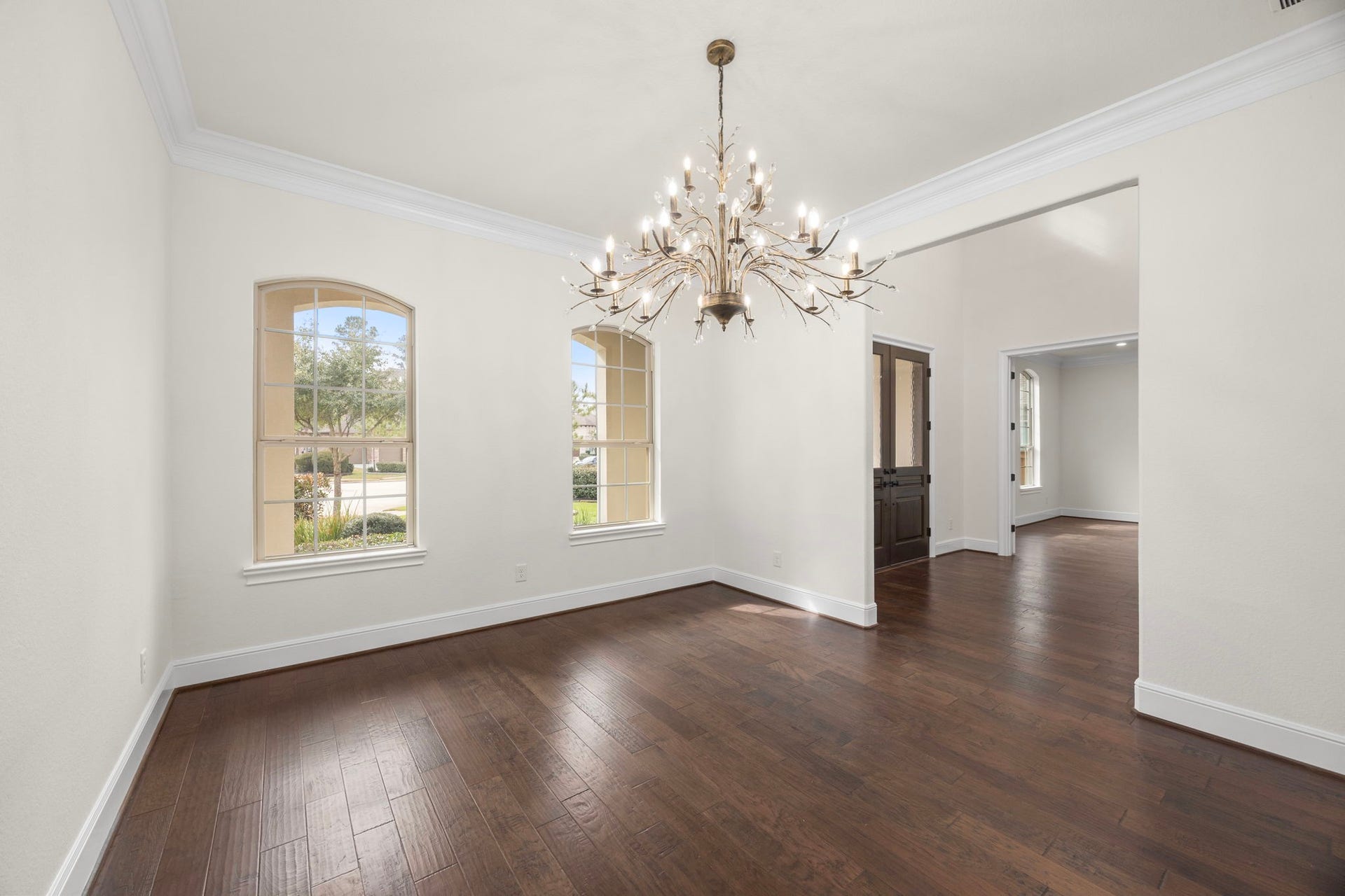 8551 Tombron Grove Road, Magnolia, TX 77354 Elegant sitting area is perfect for entertaining guests.
