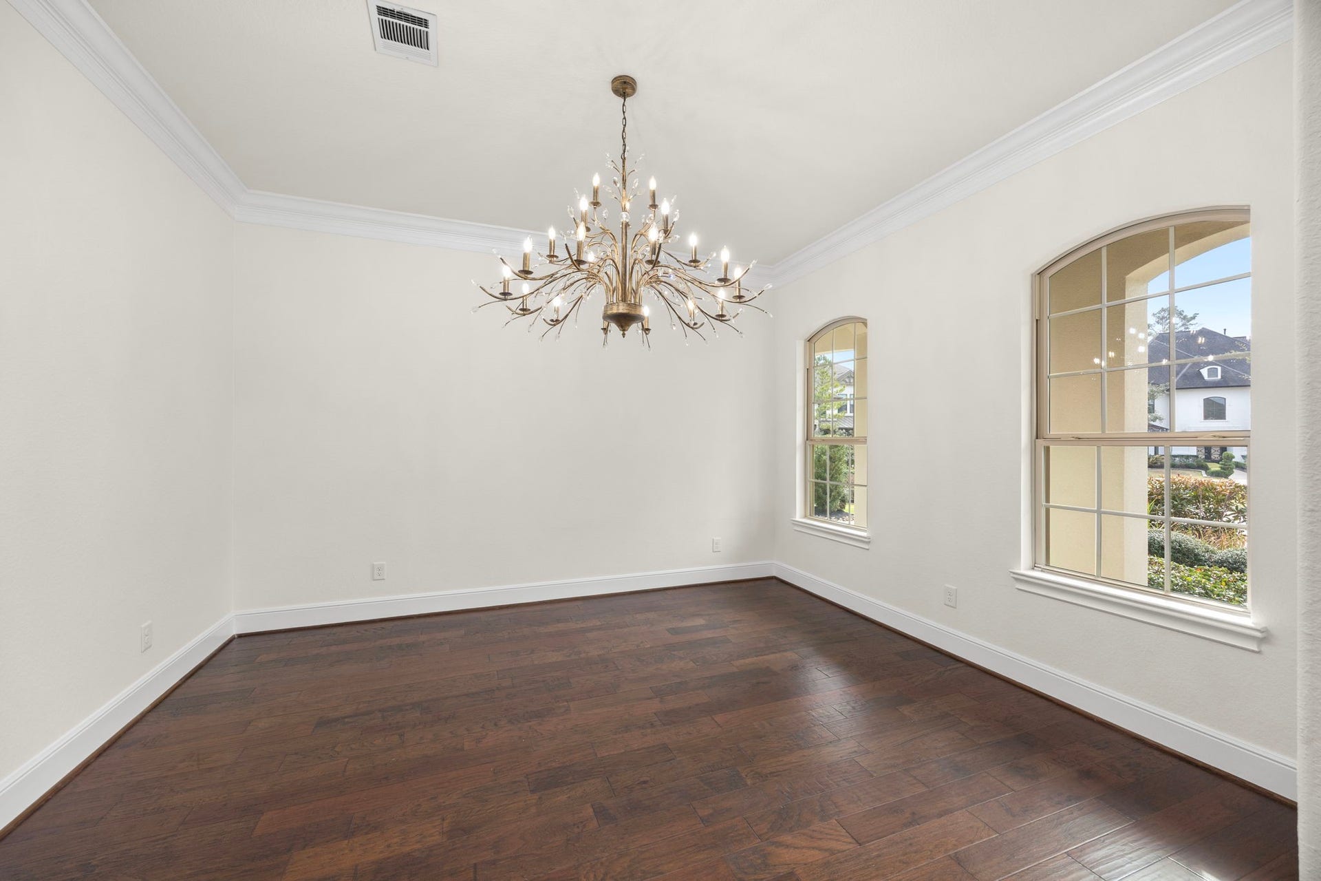 8551 Tombron Grove Road, Magnolia, TX 77354 Cozy space to relax and unwind, perfect for quiet conversations or reading.
