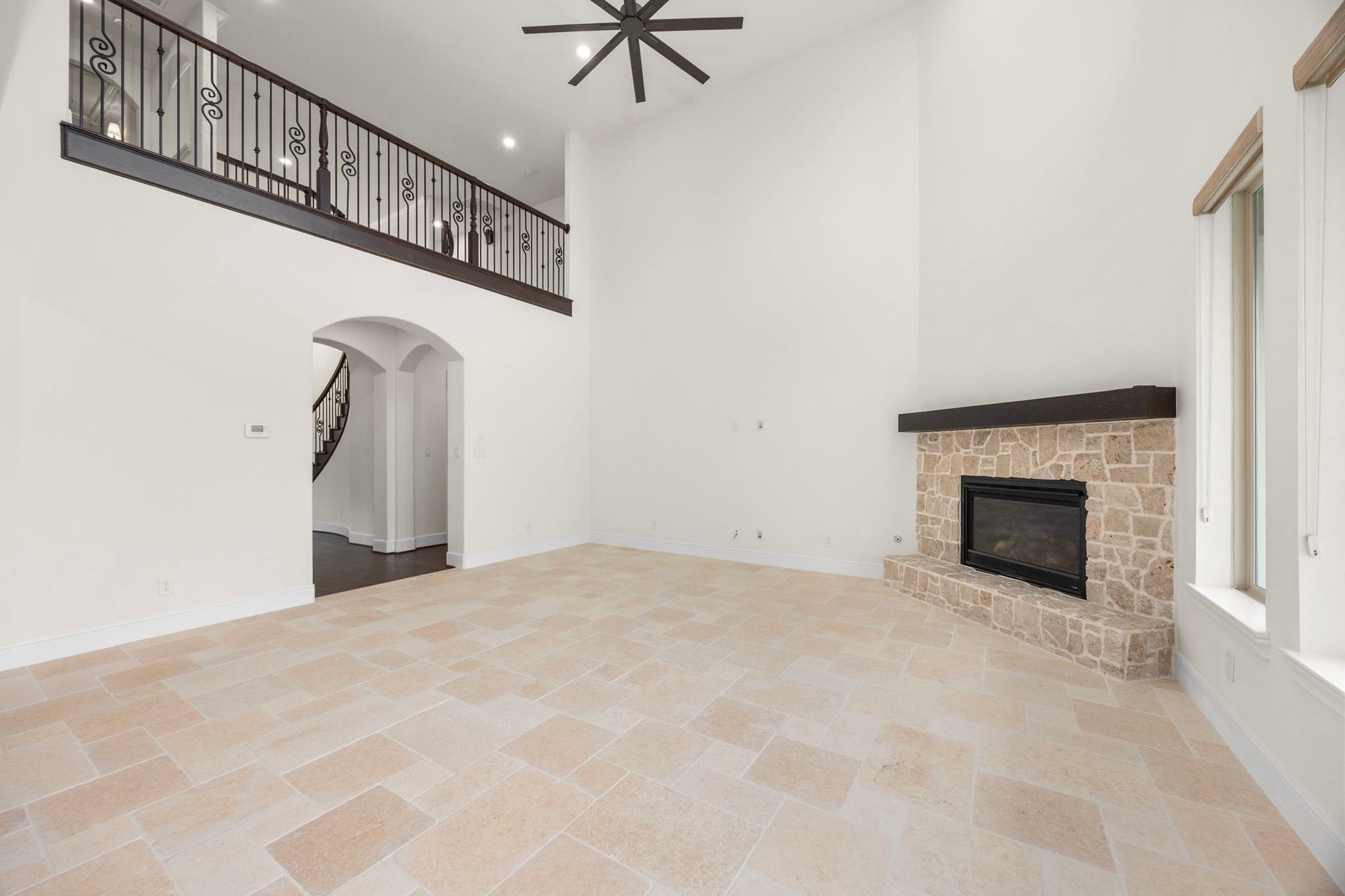 8551 Tombron Grove Road, Magnolia, TX 77354 Spacious family room.