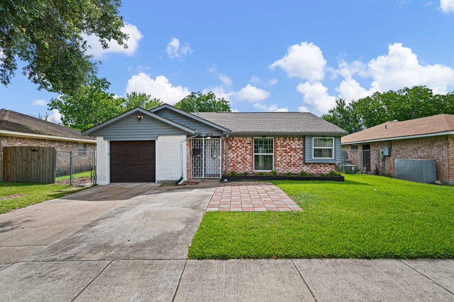Property photo for 11806 Murr Way, Houston, TX