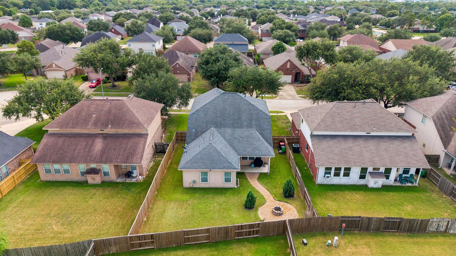 1006 Cove Crest Trail, Fresno, TX 77545