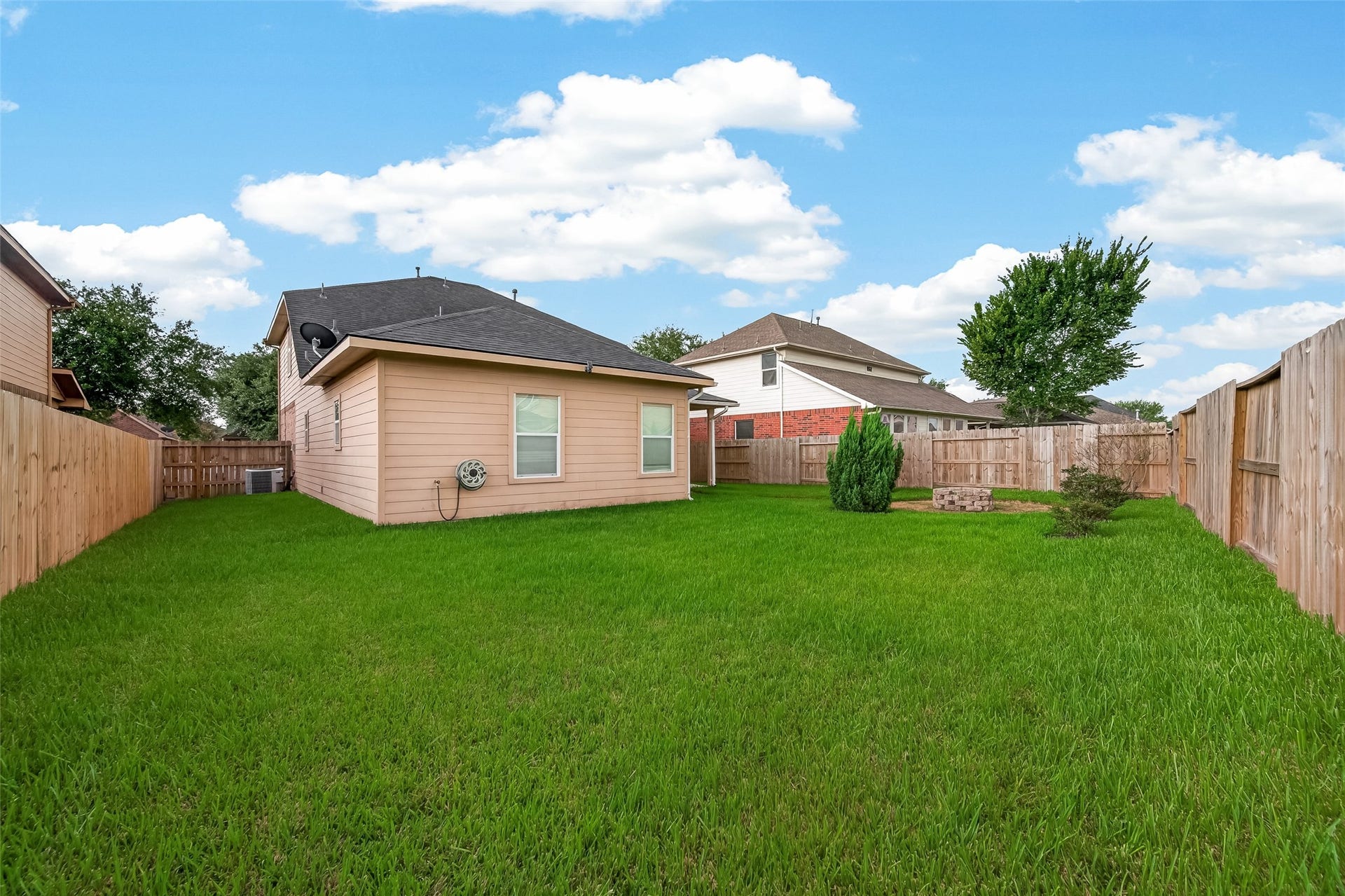 1006 Cove Crest Trail, Fresno, TX 77545