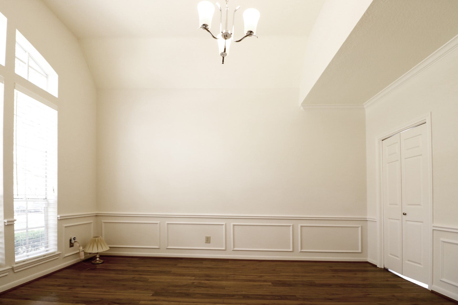 Formal dinning room