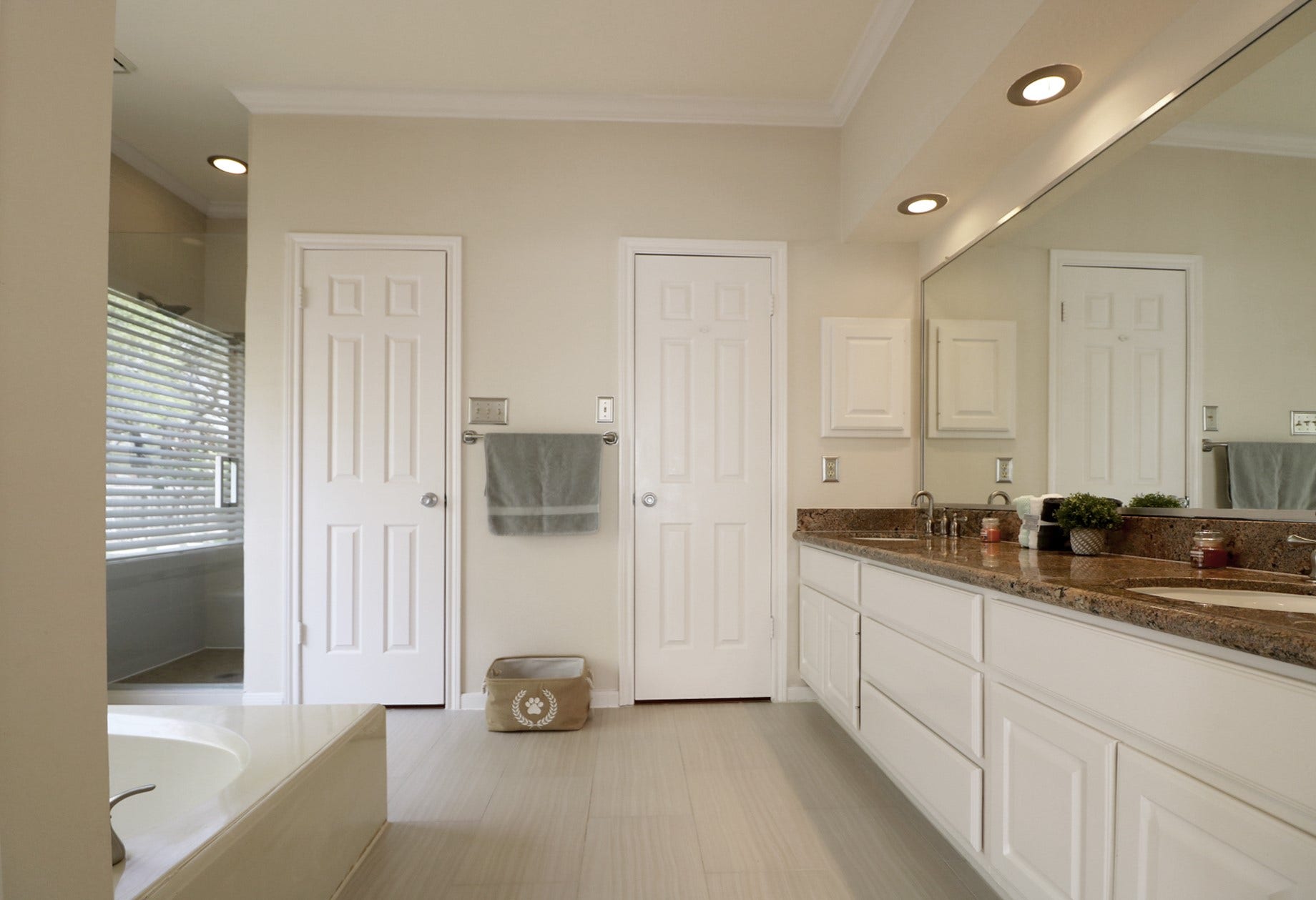 Upgraded master bath suite