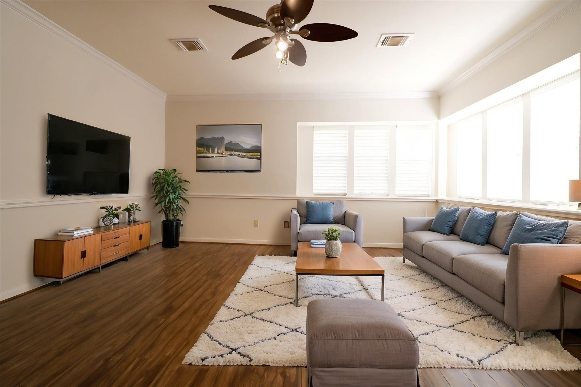Game room with virtual staging
