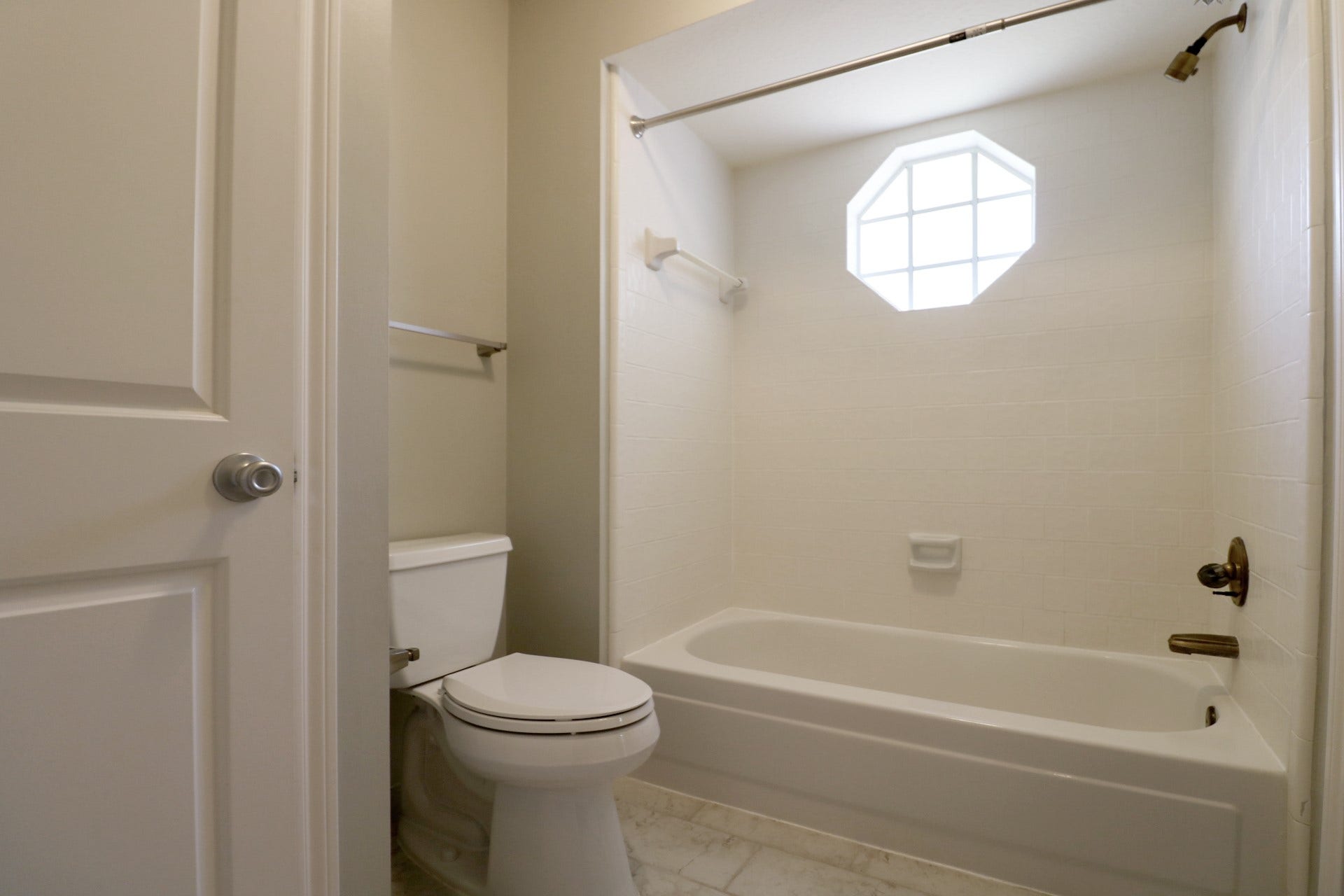 Second full bathroom on 2nd floor