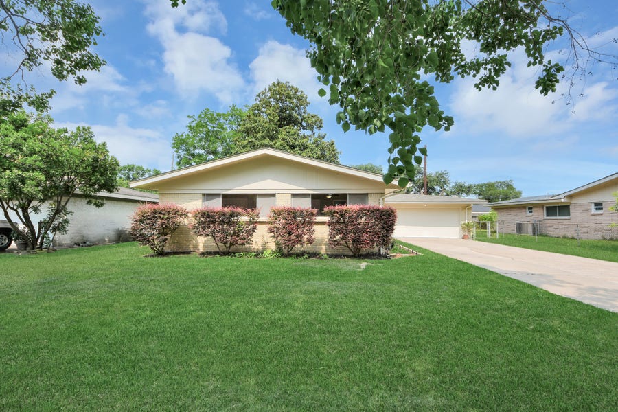 Property photo for 1923 Springrock Lane, Houston, TX
