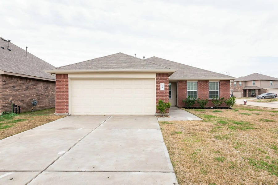 Property photo for 75 Santa Barbara Drive, Manvel, TX