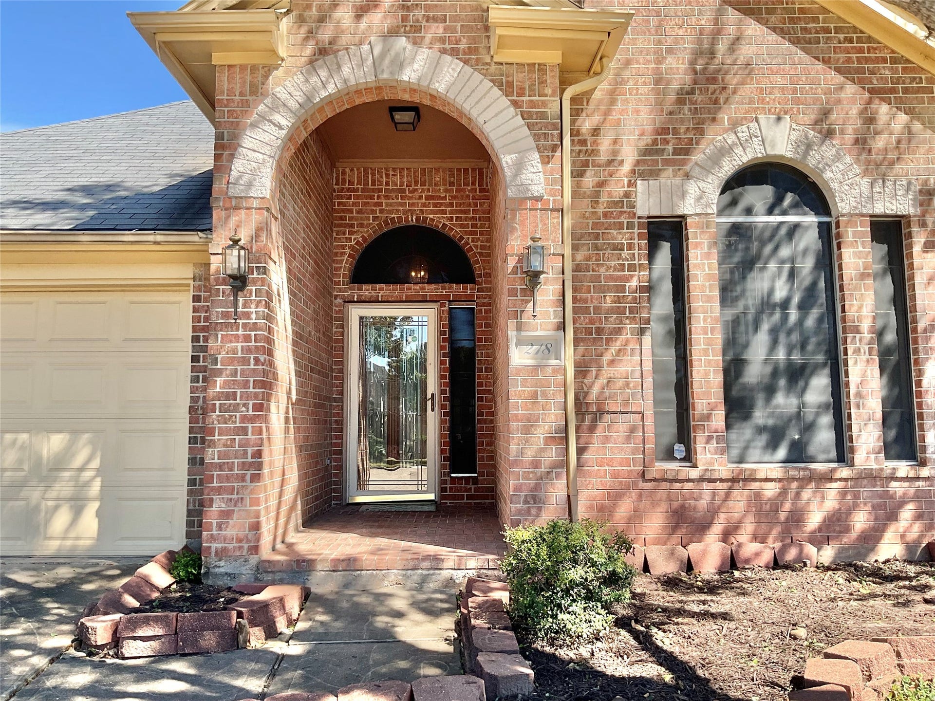 218 Willards Way, Stafford, TX 77477 Front door entry