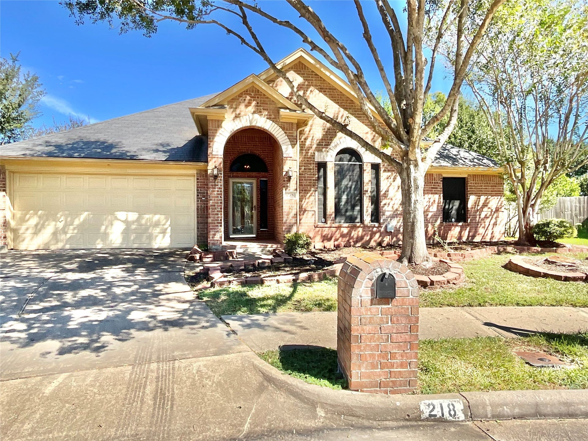 218 Willards Way, Stafford, TX 77477 Mailbox and mail delivery at the house!