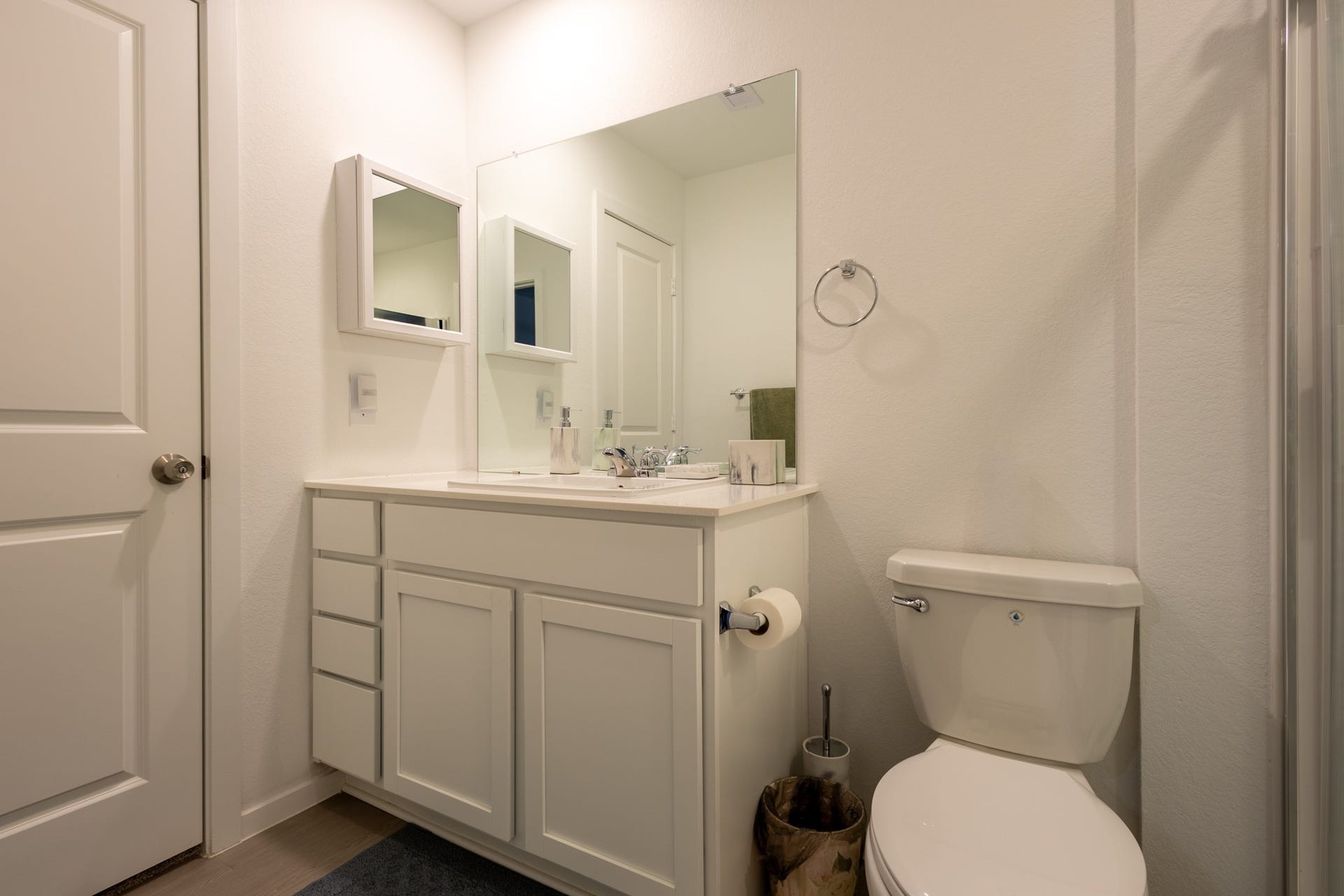 5806 Standpiper Loop, Baytown, TX 77521 A spa-like primary bathroom retreat equipped with a spacious vanity, clean fixtures, and a bright, refreshing design.
