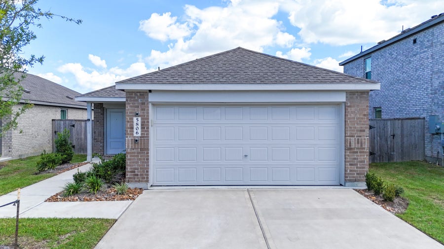 Property photo for 5806 Standpiper Loop, Baytown, TX
