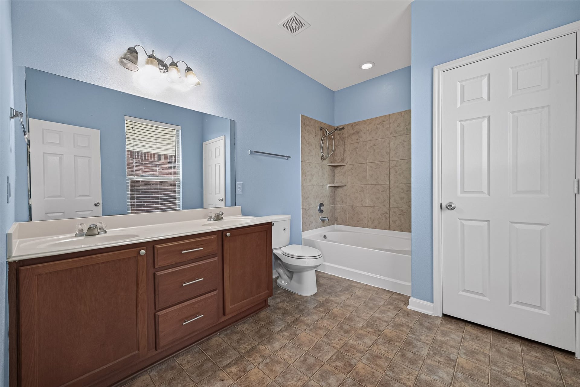 22506 Auburn Valley Lane, Katy, TX 77449 Primary bathroom with double sinks