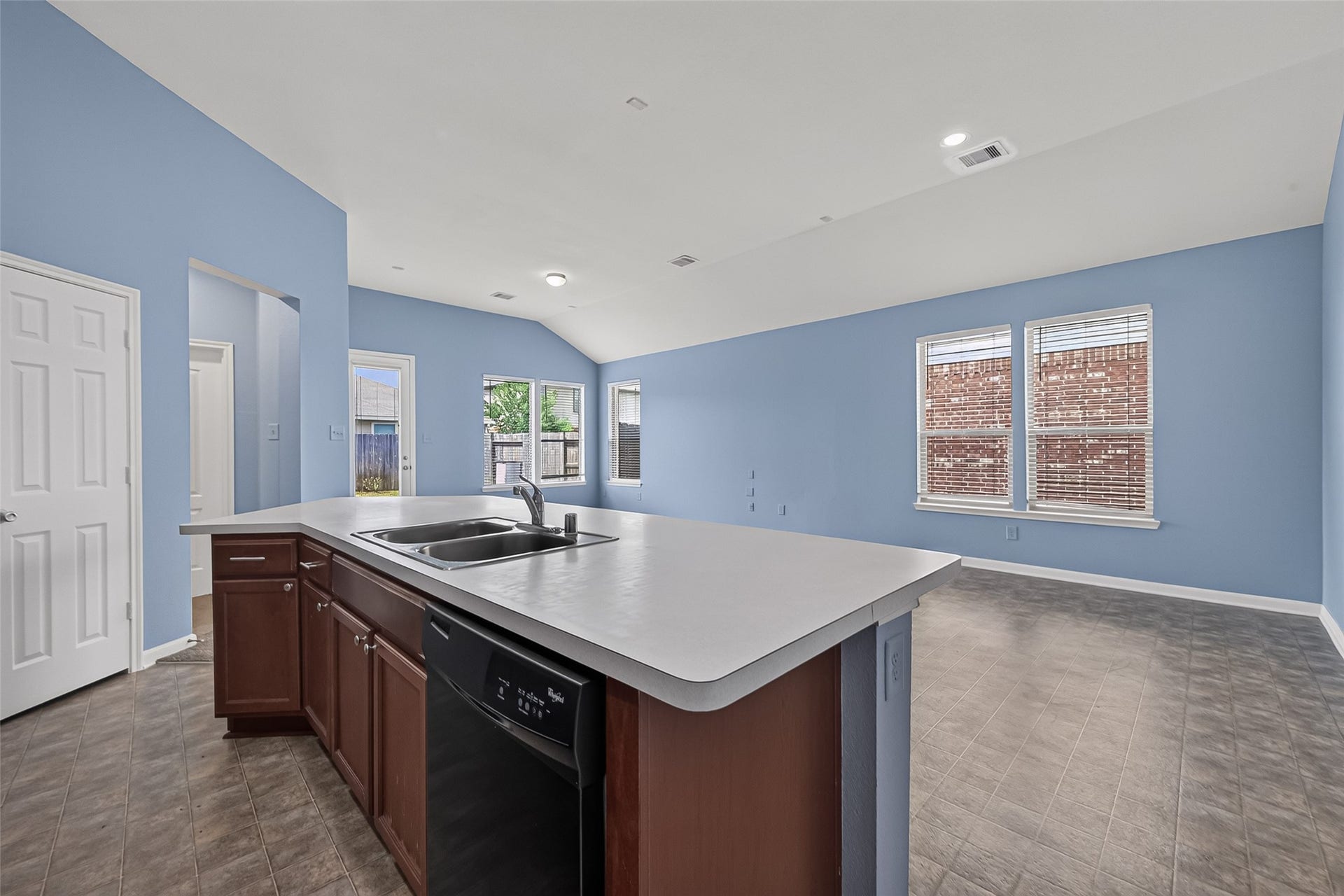 22506 Auburn Valley Lane, Katy, TX 77449 High ceilings and open kitchen
