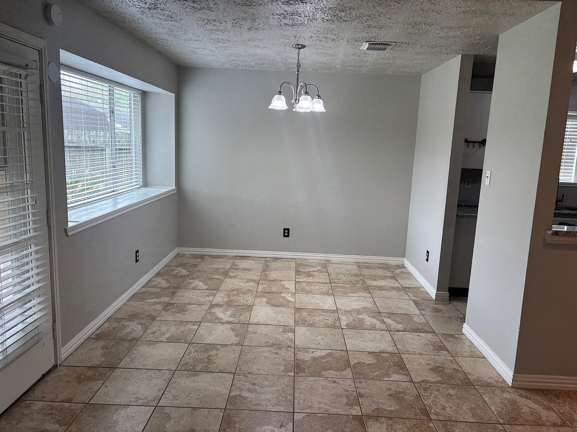1138 Maple Creek Drive, La Porte, TX 77571
