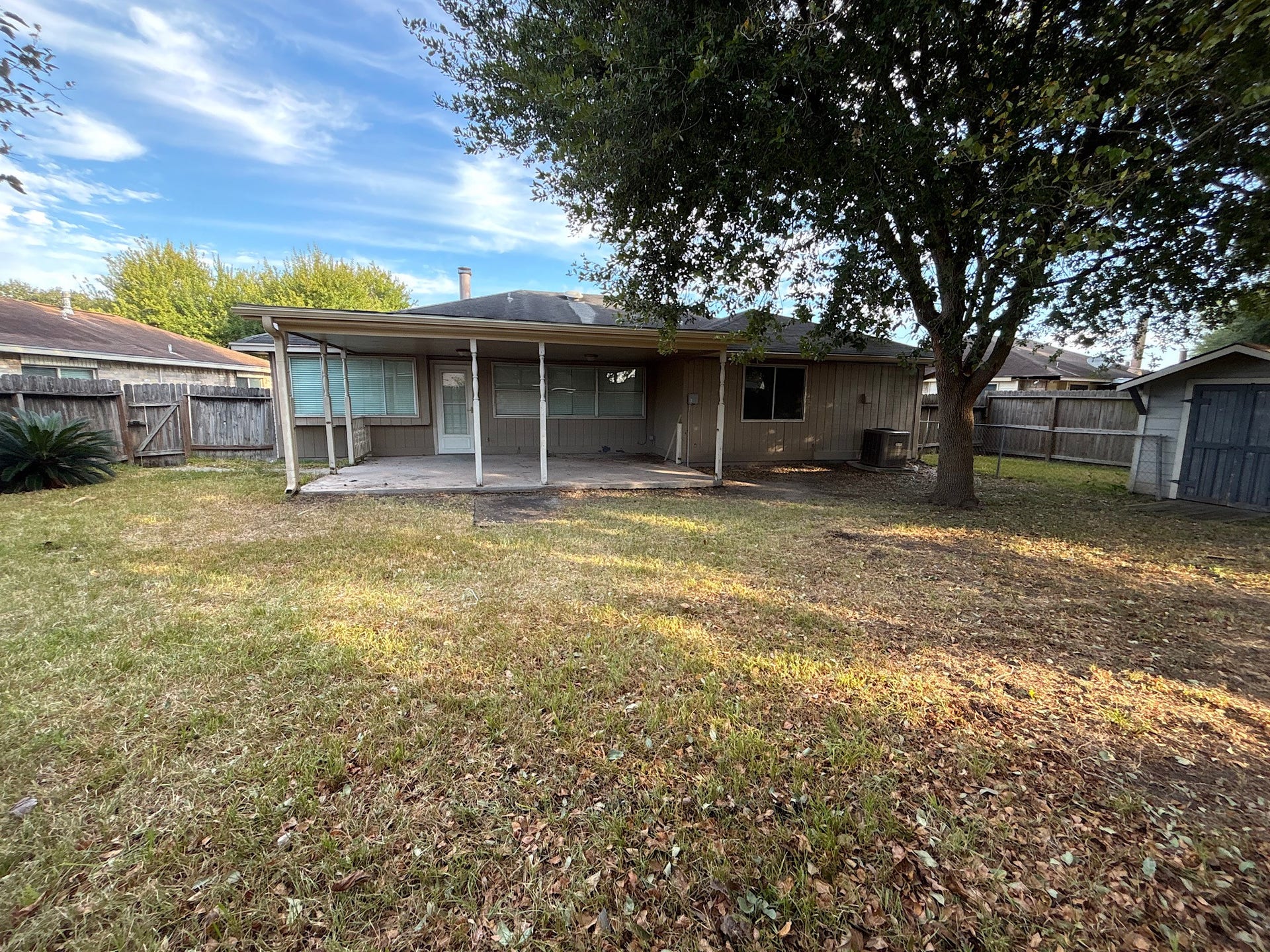 1138 Maple Creek Drive, La Porte, TX 77571