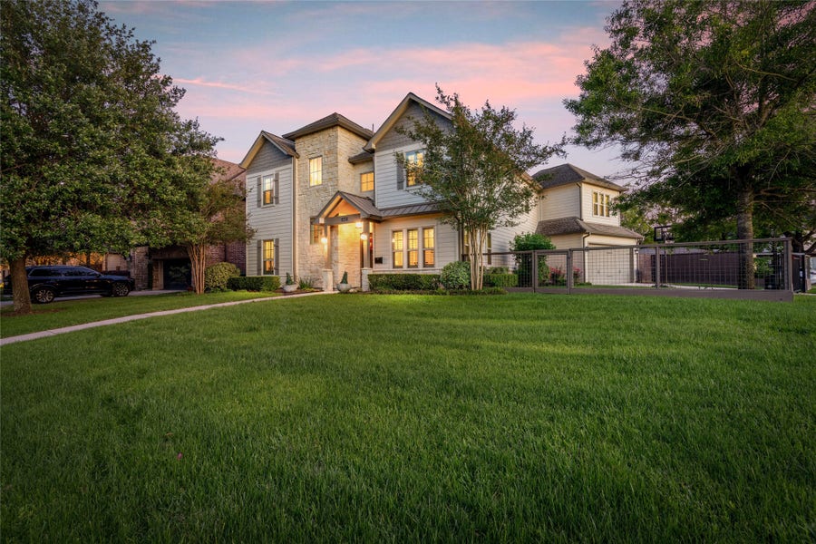 Property photo for 1045 Rosepoint Street, Houston, TX