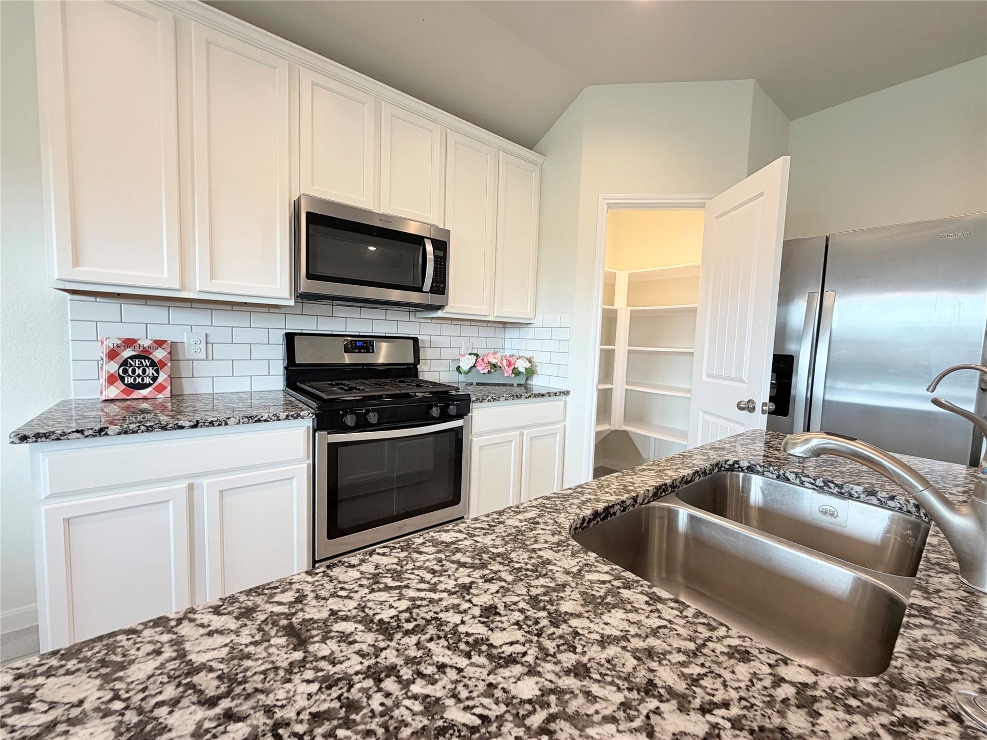 7410 Highland Chase Drive, Richmond, TX 77407