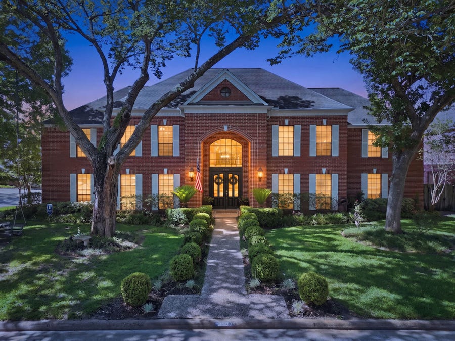 Property photo for 15903 Redwood Place Drive, Houston, TX