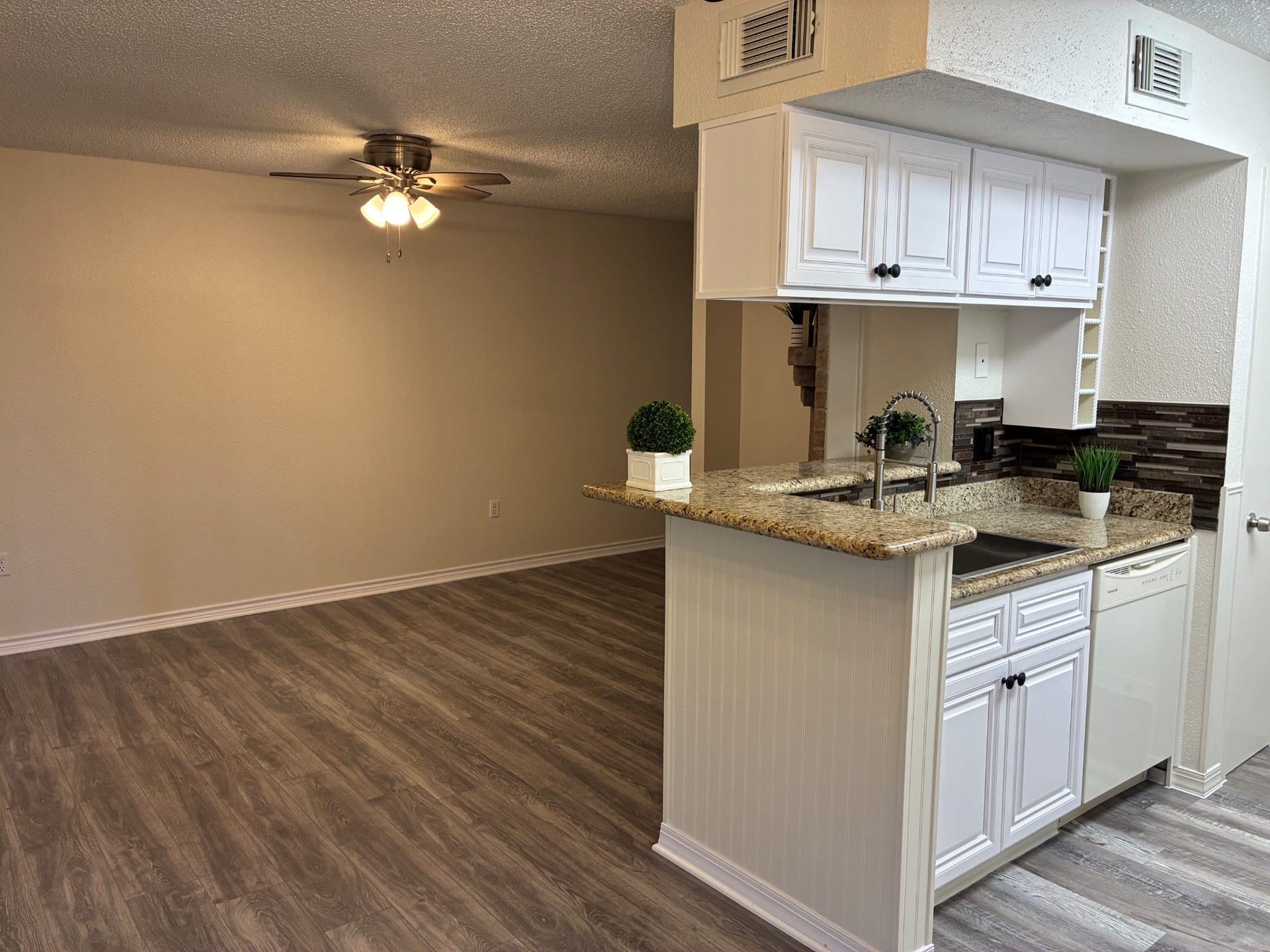 250 El Dorado Boulevard, #142, Houston, TX 77598 250 El Dorado Boulevard, #142, Houston, TX 77598