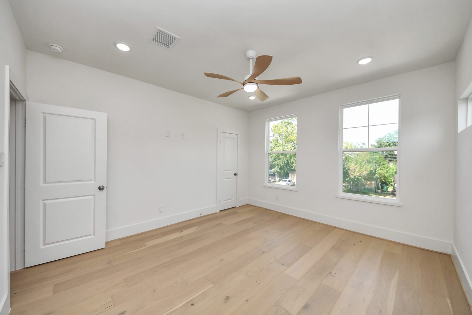 8521 Friendship Road, Houston, TX 77080 8521 Friendship Road, Houston, TX 77080