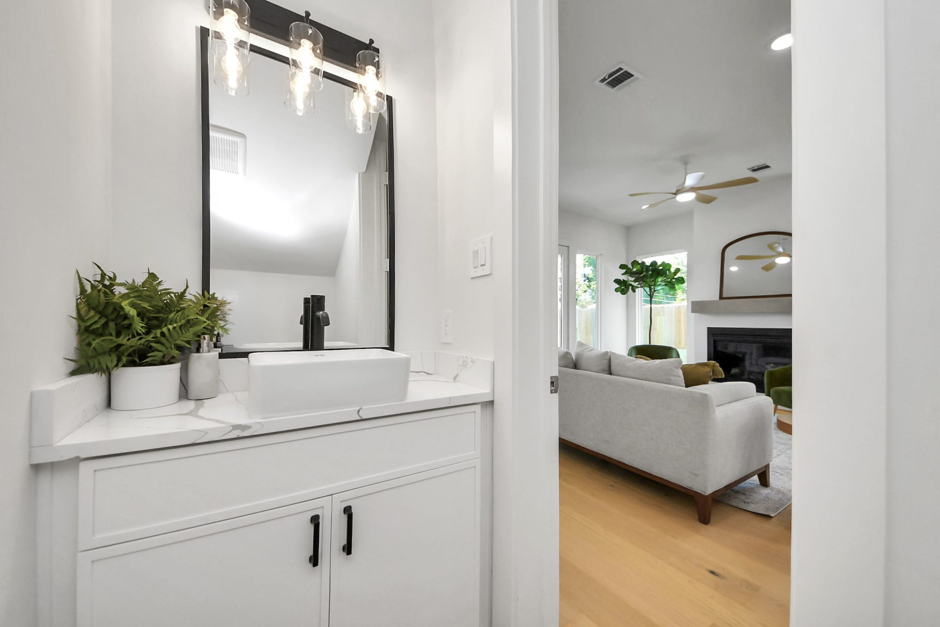 8521 Friendship Road, Houston, TX 77080 8521 Friendship Road, Houston, TX 77080