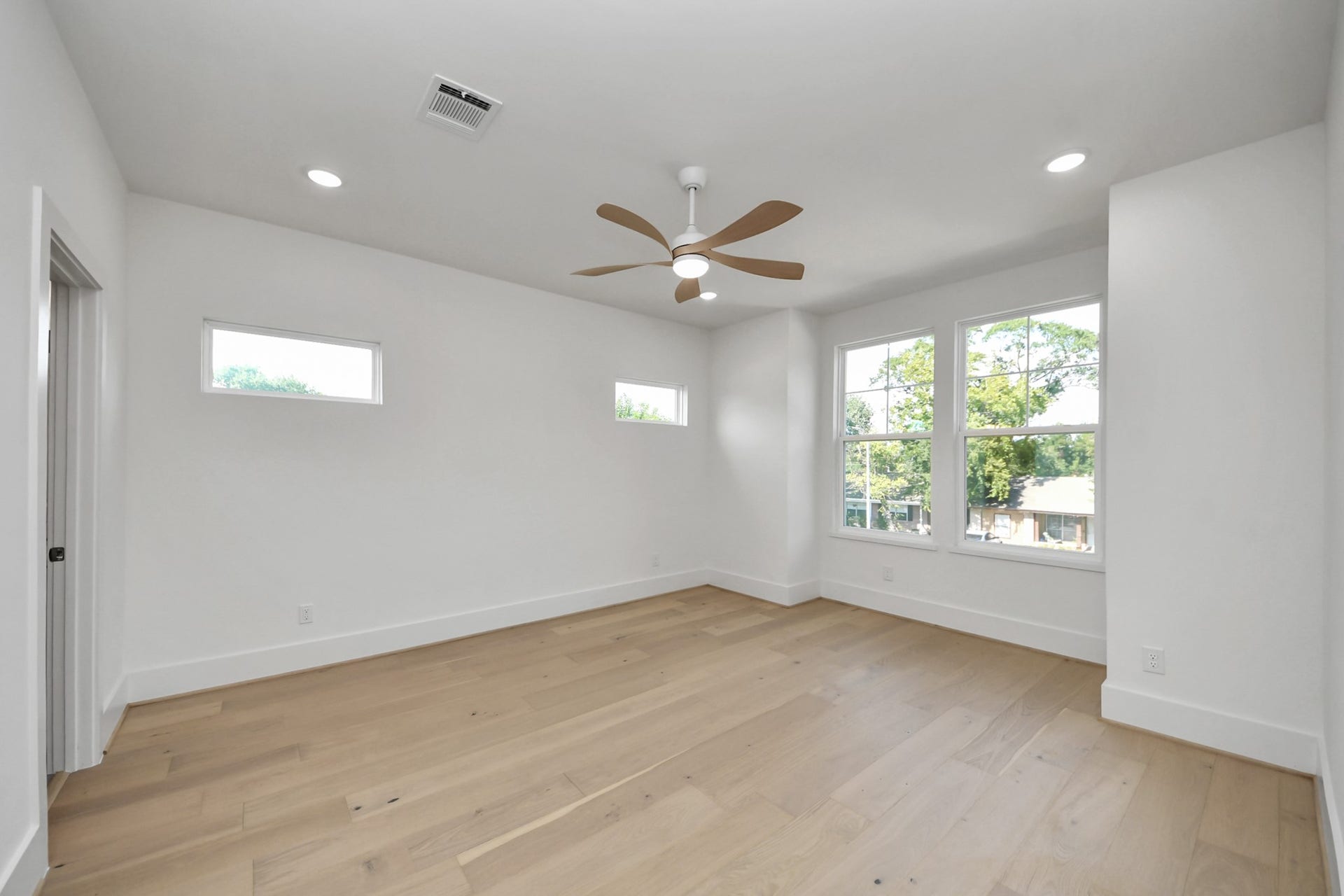 8521 Friendship Road, Houston, TX 77080 8521 Friendship Road, Houston, TX 77080