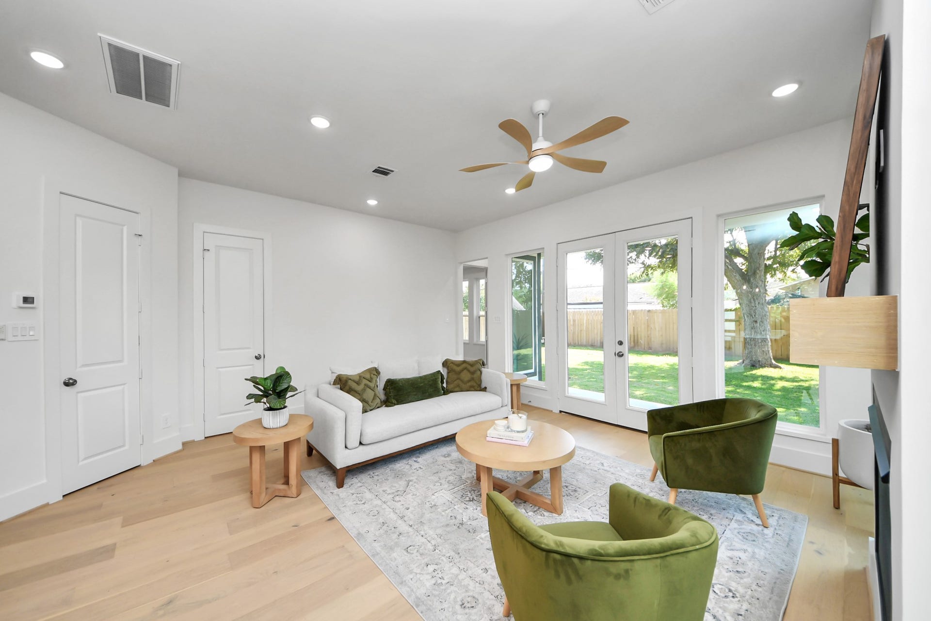 8521 Friendship Road, Houston, TX 77080 8521 Friendship Road, Houston, TX 77080