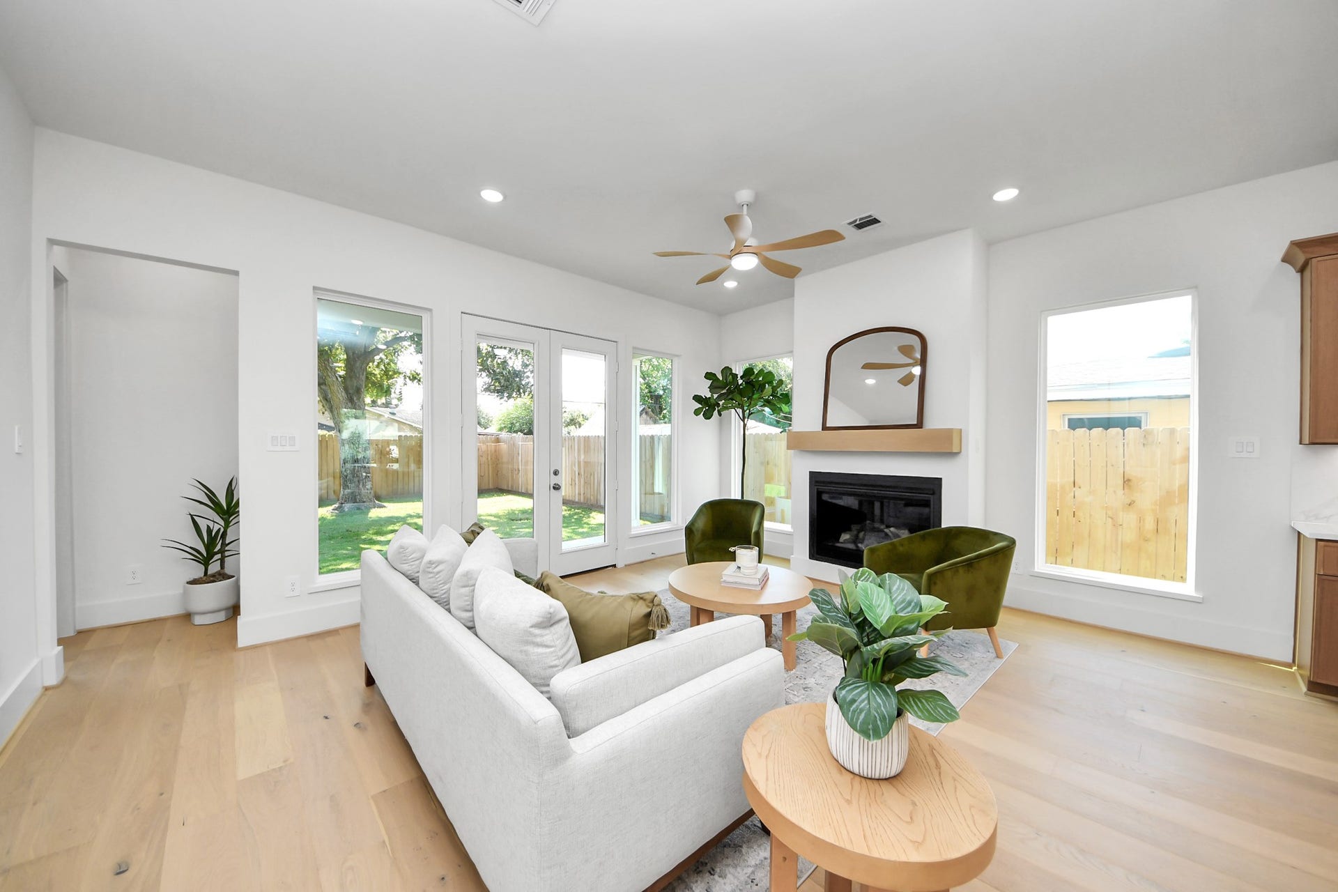 8521 Friendship Road, Houston, TX 77080 8521 Friendship Road, Houston, TX 77080
