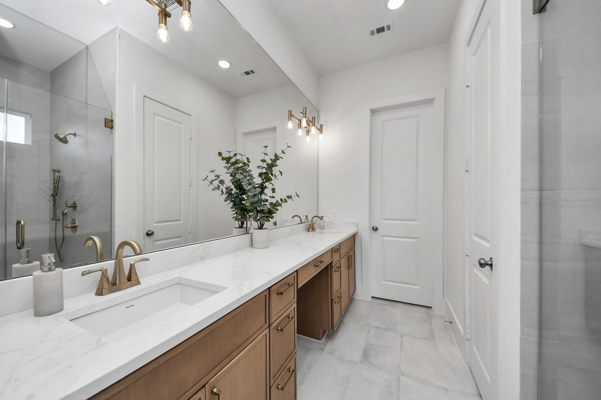 8521 Friendship Road, Houston, TX 77080 8521 Friendship Road, Houston, TX 77080