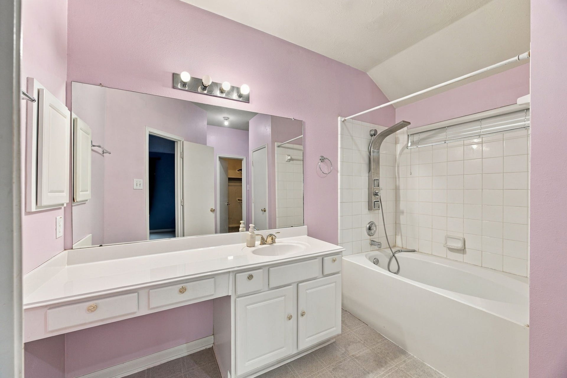 8222 Soledad Drive, Houston, TX 77083