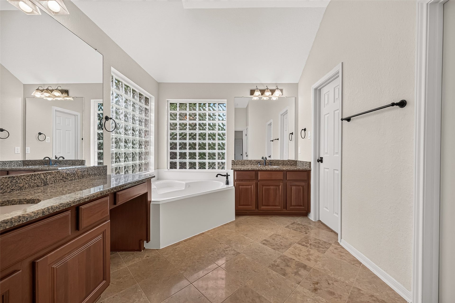 5242 Fountainbrook Lane, Sugar Land, TX 77479 5242 Fountainbrook Lane, Sugar Land, TX 77479