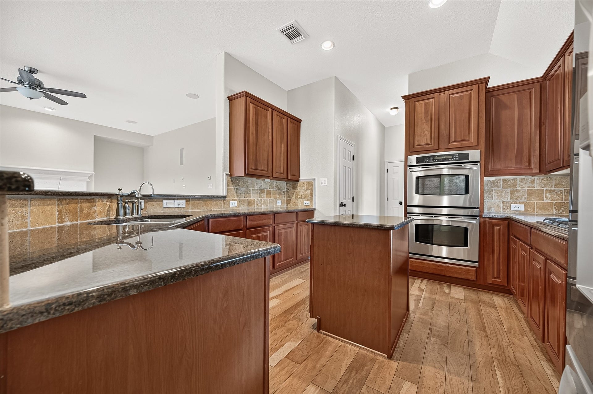 5242 Fountainbrook Lane, Sugar Land, TX 77479 5242 Fountainbrook Lane, Sugar Land, TX 77479