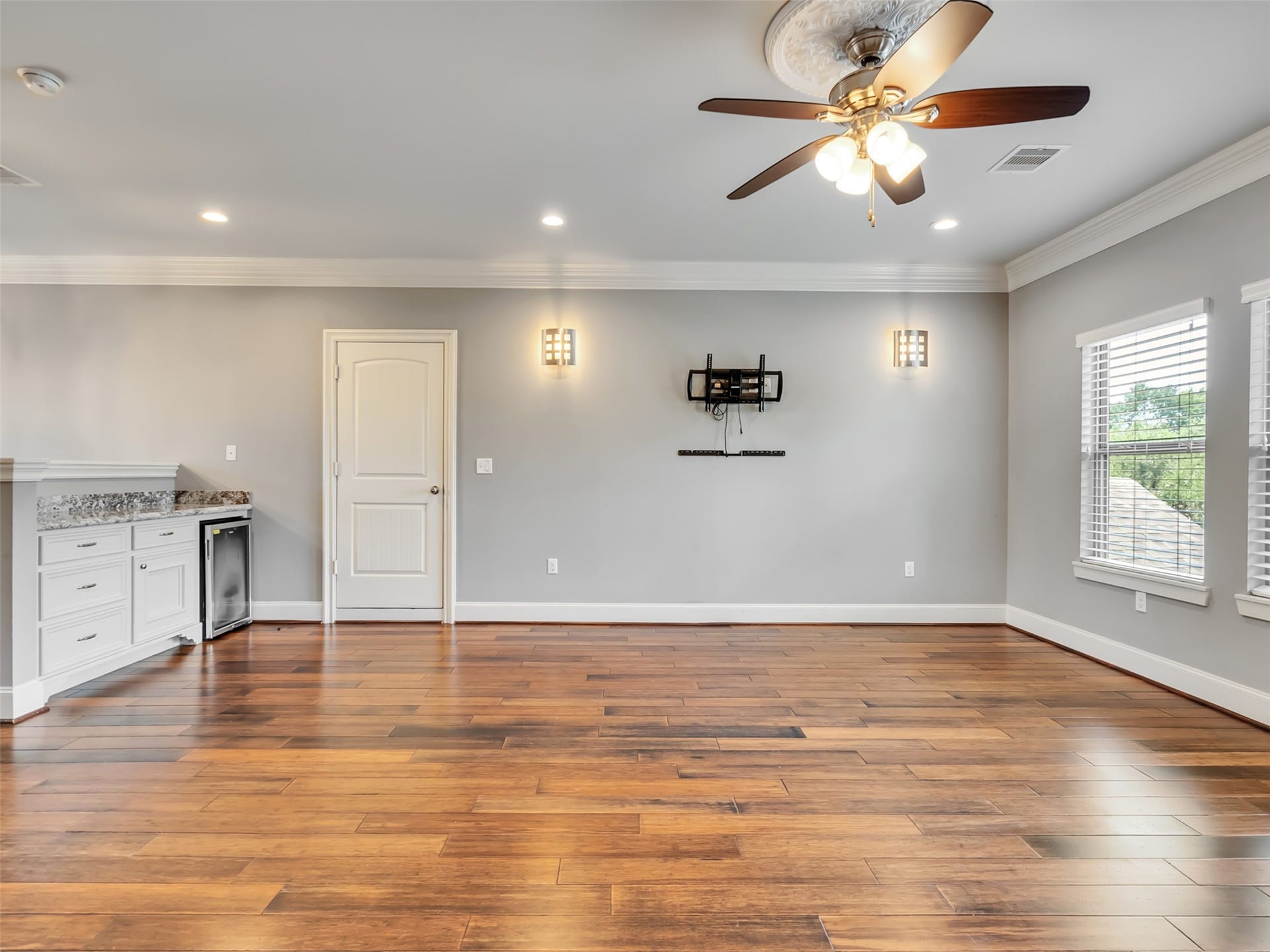 4708 McKinney Street, Houston, TX 77023 4708 McKinney Street, Houston, TX 77023