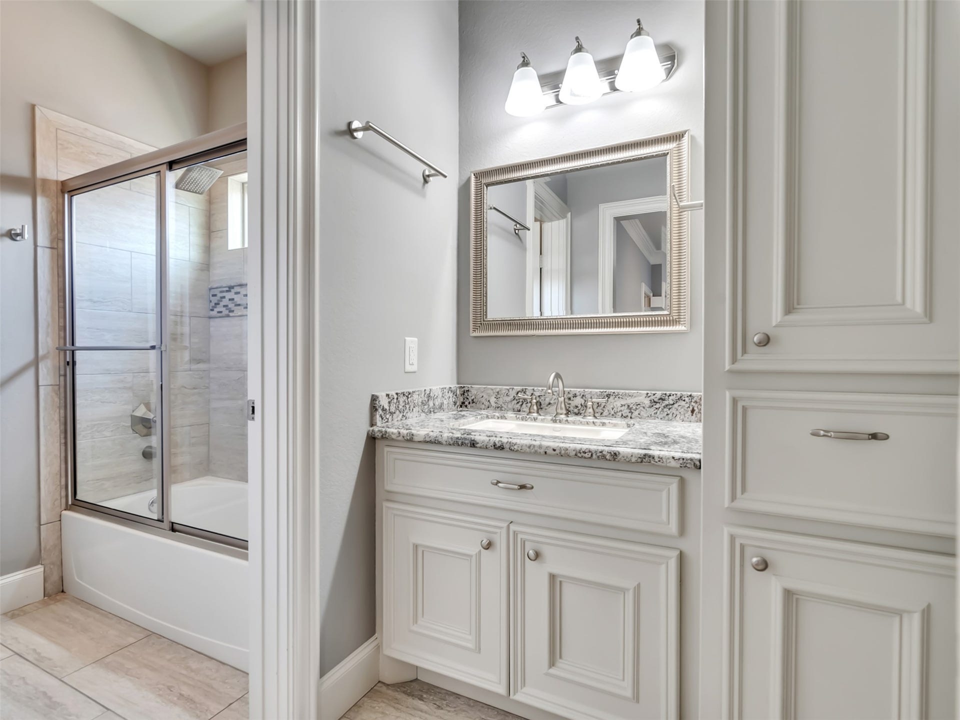 4708 McKinney Street, Houston, TX 77023 4708 McKinney Street, Houston, TX 77023