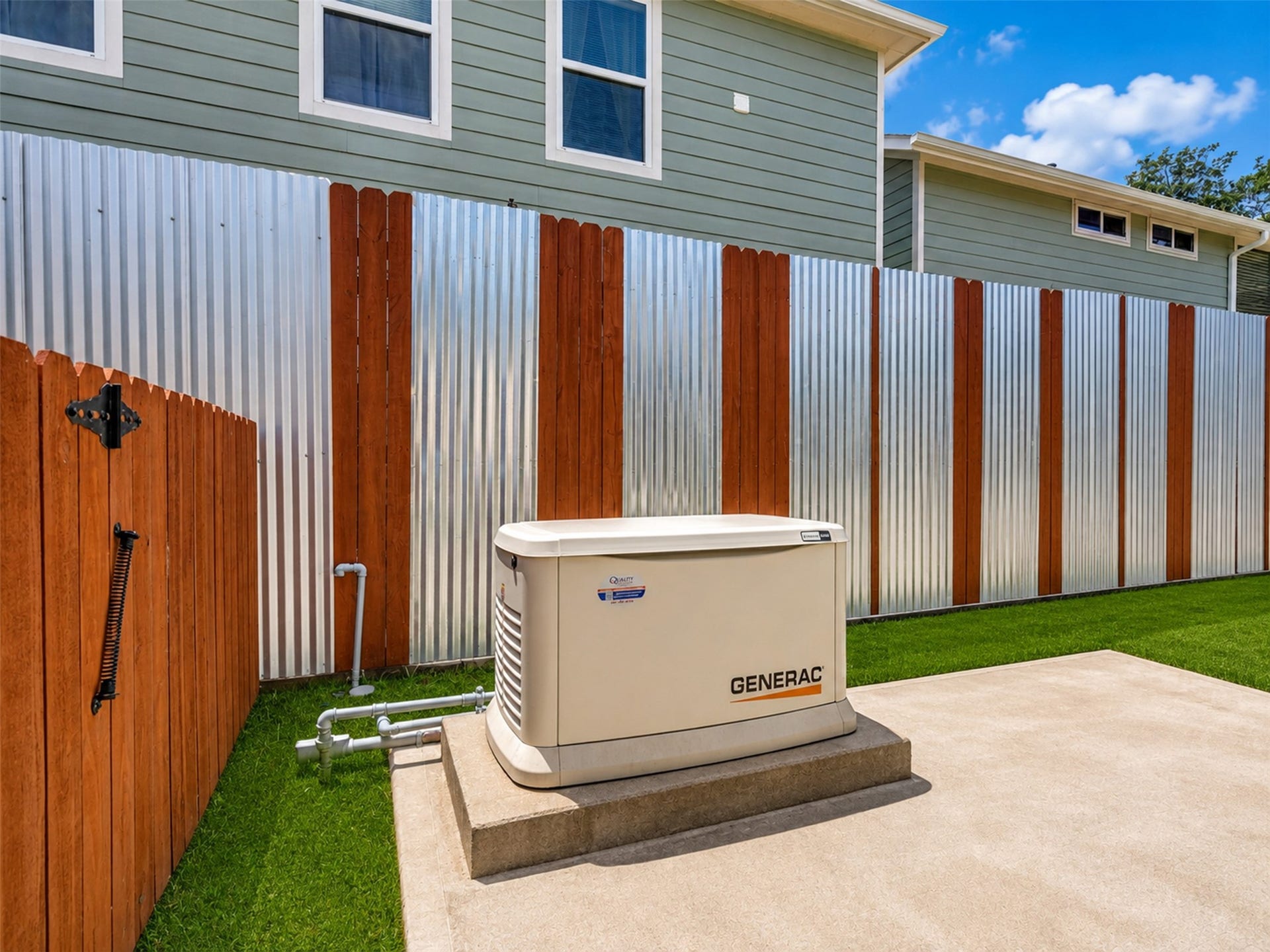 4708 McKinney Street, Houston, TX 77023 4708 McKinney Street, Houston, TX 77023